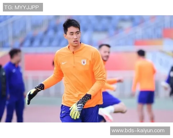 2米门将&“6国元帅”：两名法国球员随阿森纳U16夺冠