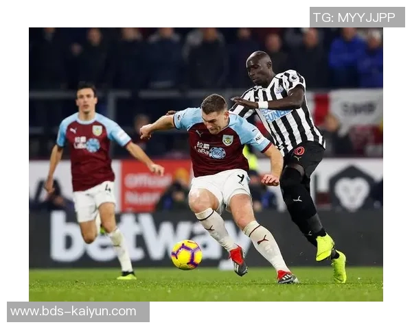 孔萨：凯恩给球队设立标准，那自然而然会激励我们