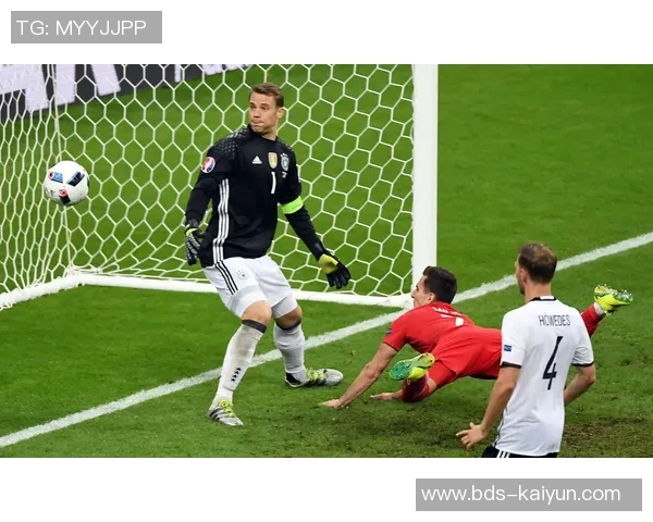 德拉富恩特：很满意勒诺尔芒，我认为他是欧洲最好的中卫之一