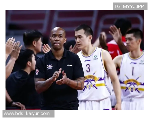 马布里怒怼美国杨毅：你没打过球就像处男不懂性——篮球圈的真话与假象